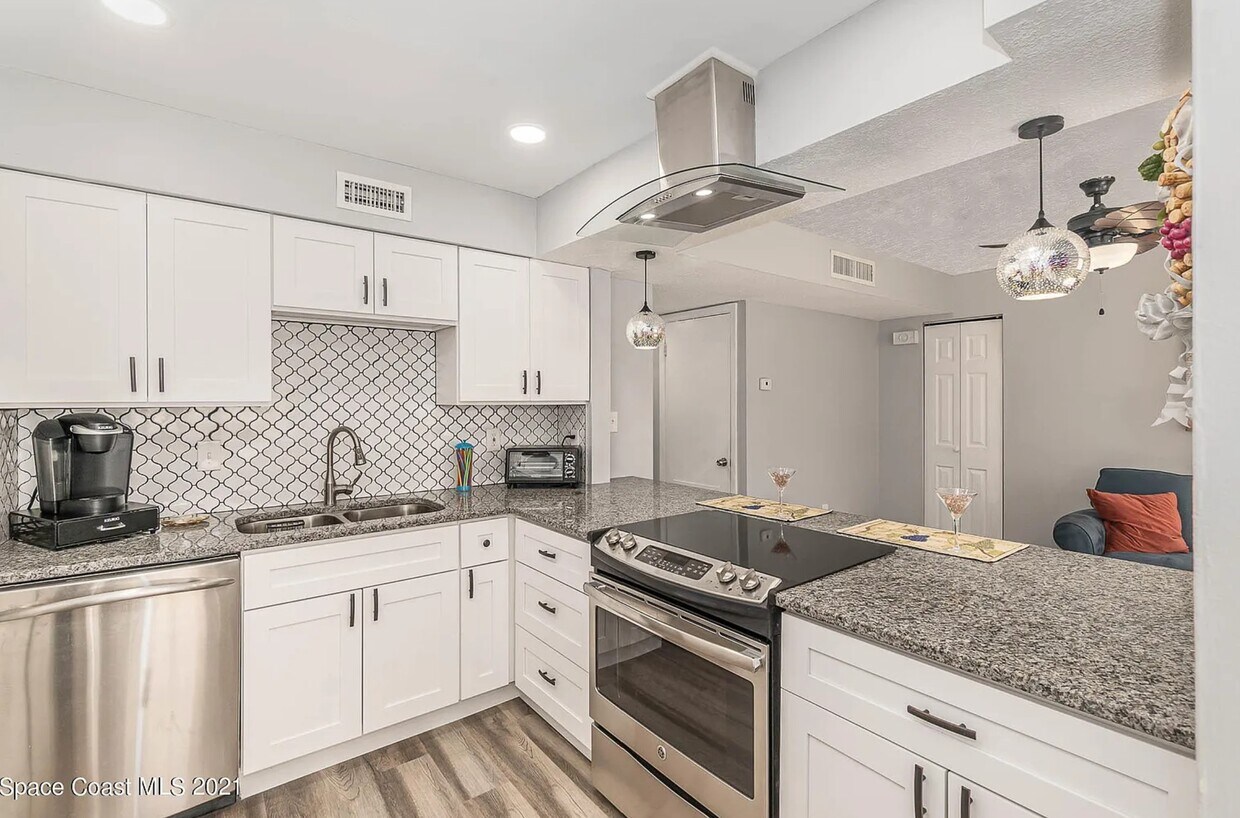 Foto principal - 8401 N Atlantic Ave