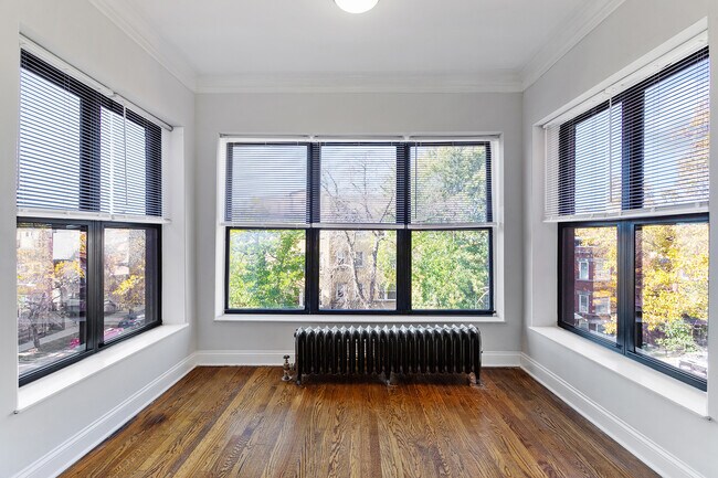 Foto del edificio - 4703 N Albany Ave