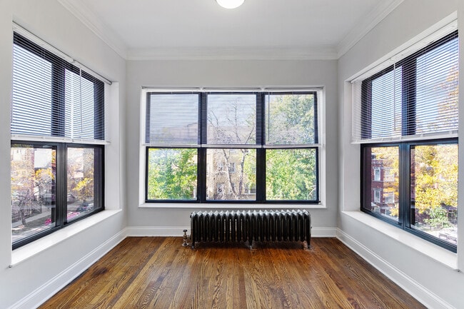 Building Photo - 4703 N Albany Ave