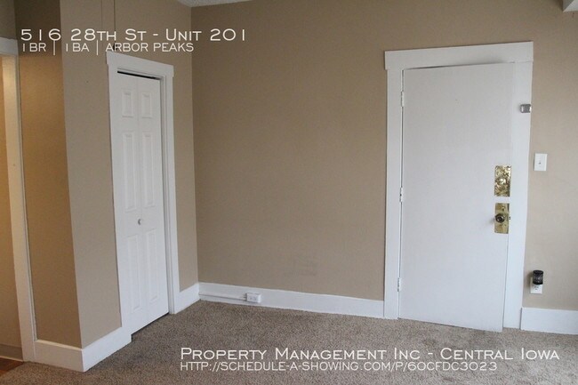 Building Photo - 516 28th St
