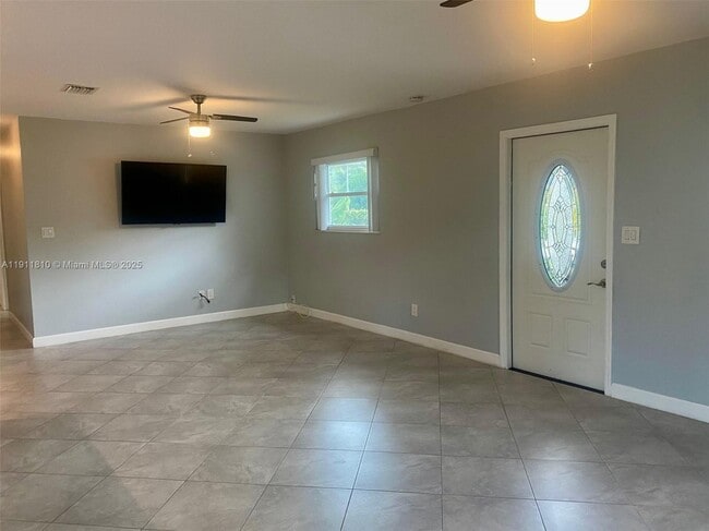 Building Photo - 6255 SW 62nd Ct