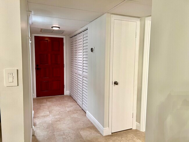 Foto del edificio - 2871 N Ocean Blvd