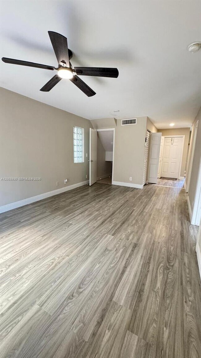 Foto del edificio - 12153 NW 36th Pl