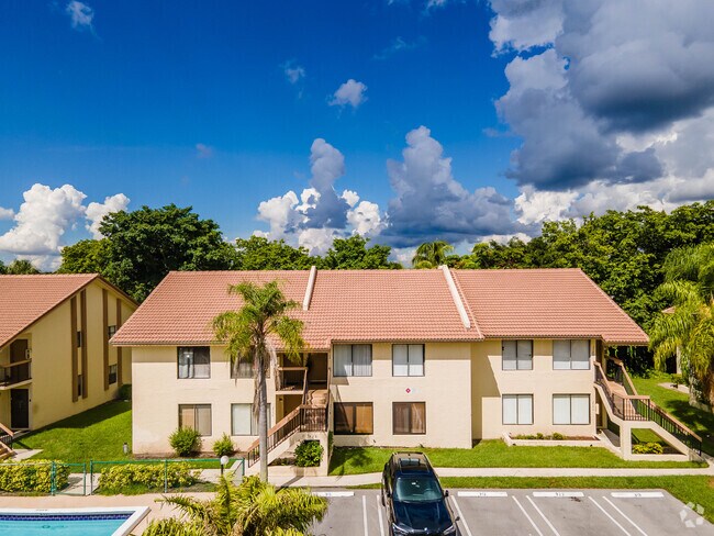 Building Photo - Coral Pine Villas