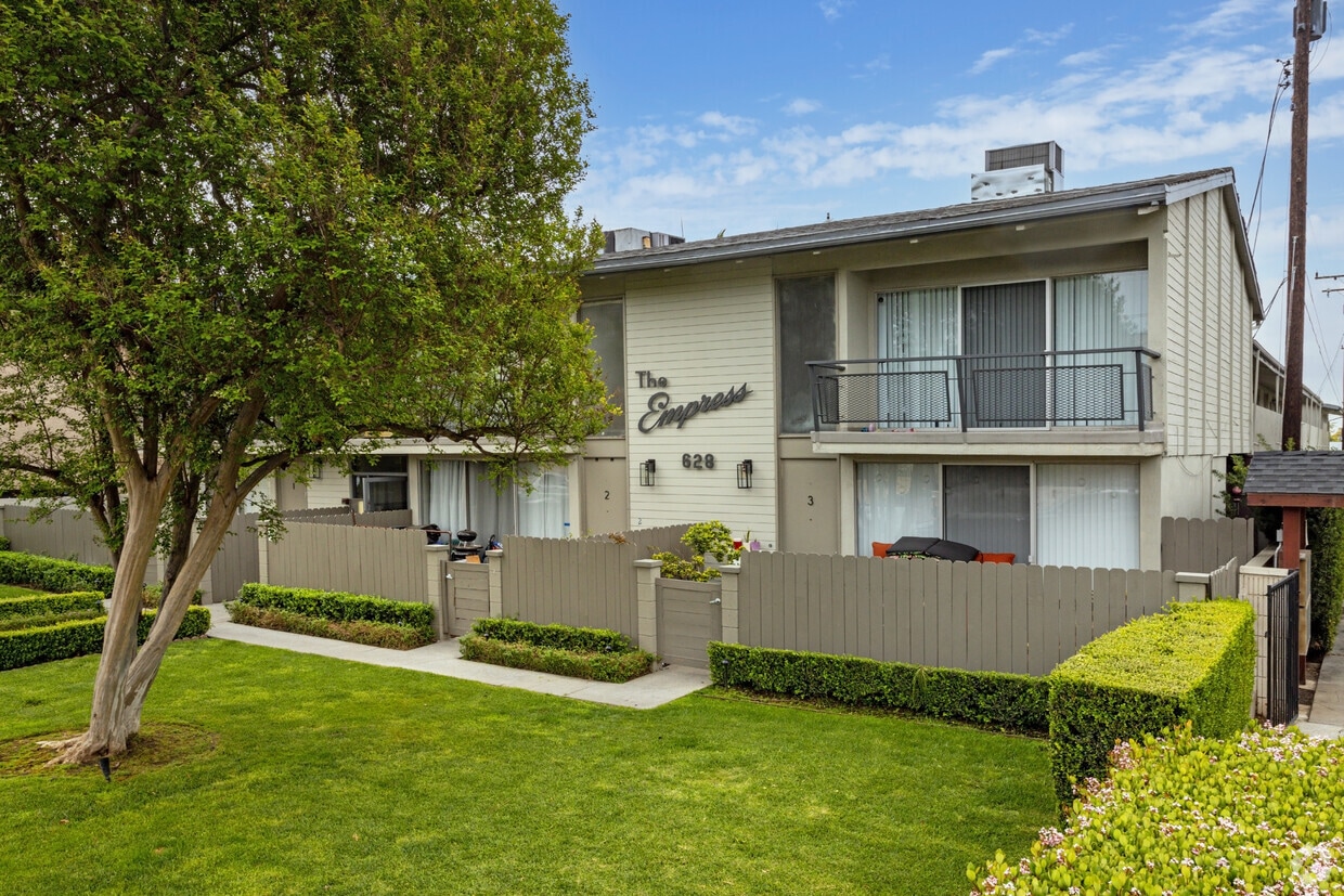 Building Photo - Empress Apartments