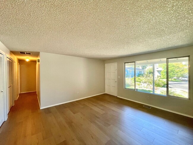 Building Photo - Great Home for rent