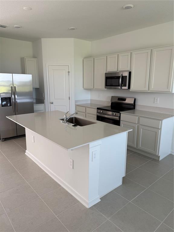 Building Photo - 3011 Maloof Dr