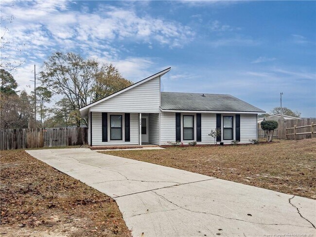 Foto del edificio - 6594 Honeysuckle Dr