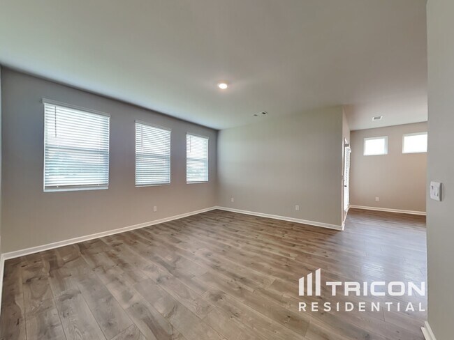 Building Photo - 3119 White Hbr Dr