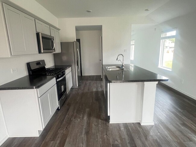 Building Photo - 5930 Cypress Hts Dr