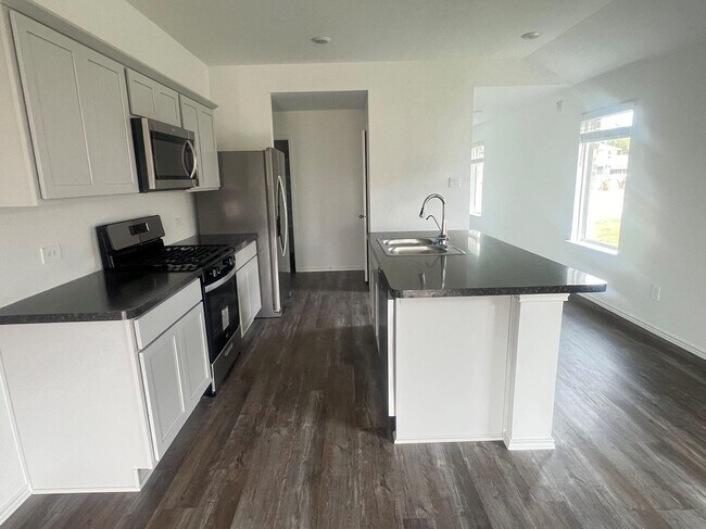 Foto del edificio - 5930 Cypress Hts Dr