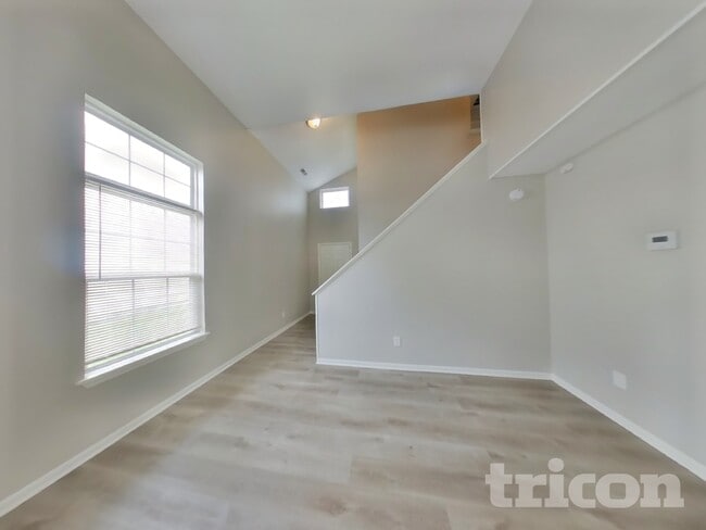 Building Photo - 4531 Riverbrook Ln