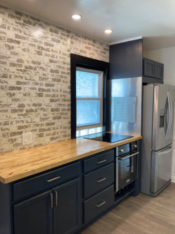 Foto principal - 345 W Barrett Ave