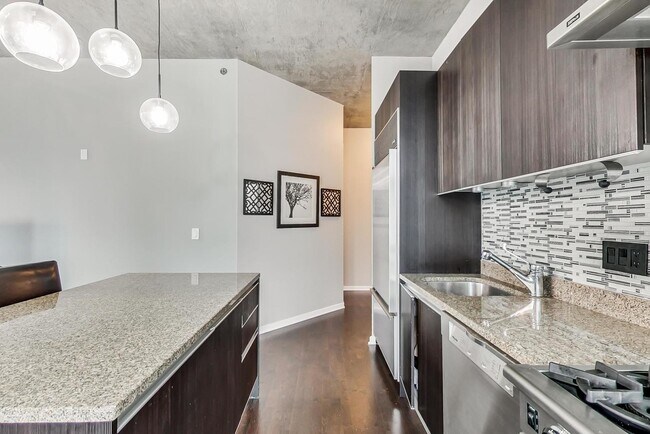 Foto del edificio - 600 N Fairbanks Ct