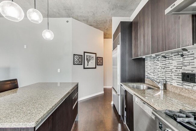 Building Photo - 600 N Fairbanks Ct