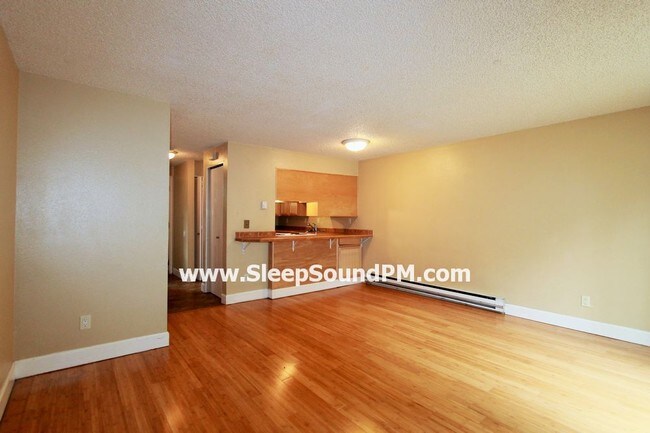 Foto del edificio - Two Bedroom Townhouse with Tranquil Scenery
