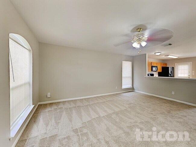 Foto del edificio - 8707 Texas Acorn Ave
