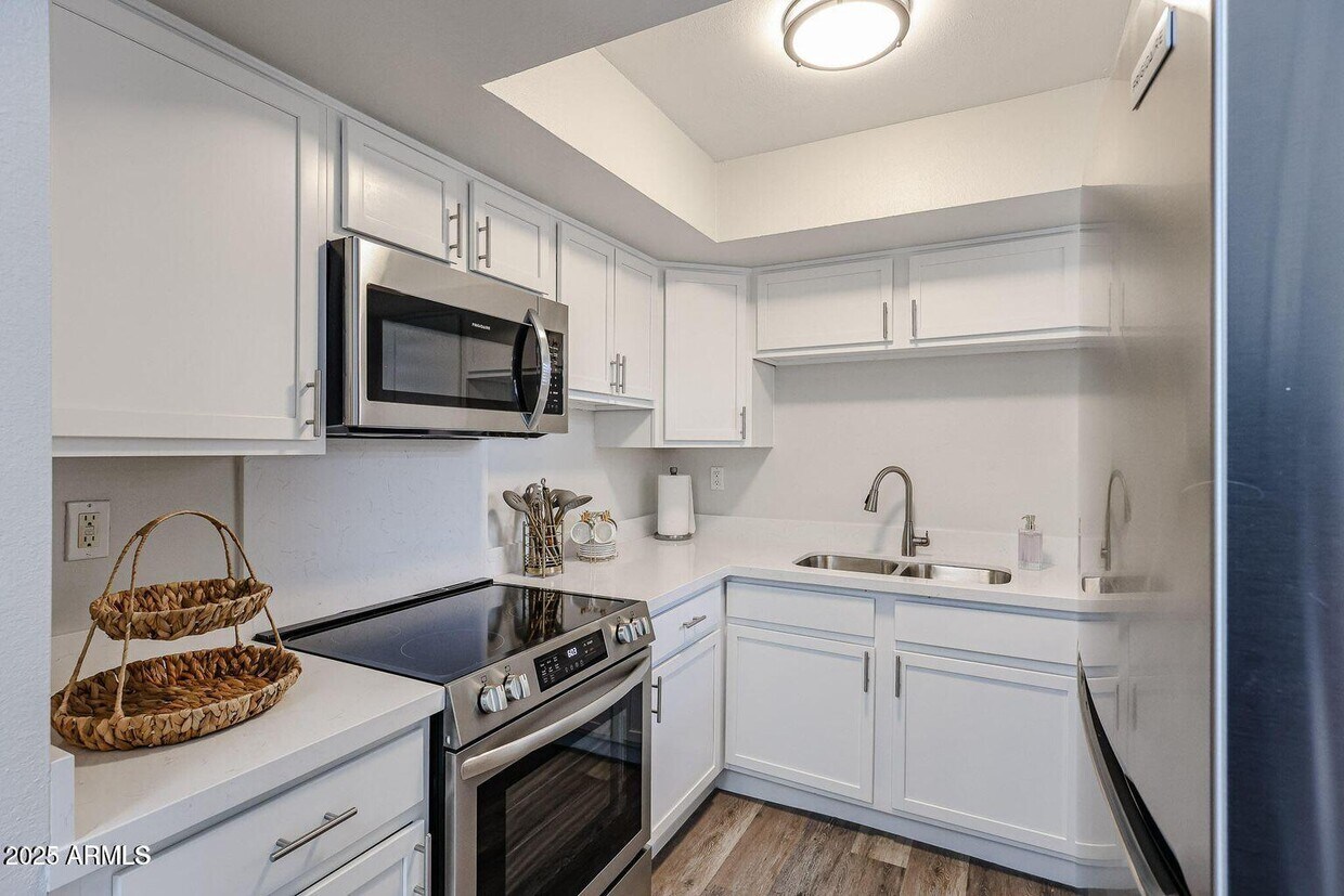 Foto principal - 8260 E Arabian Trail