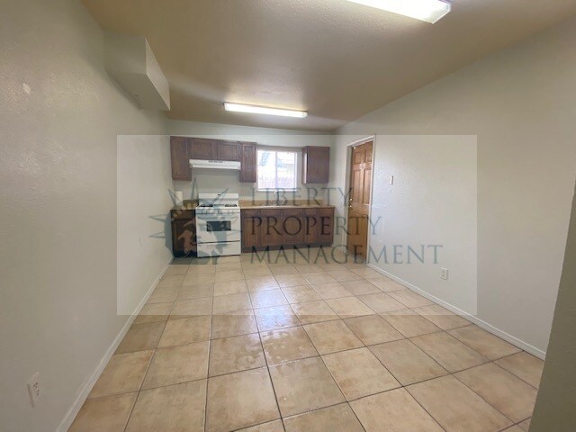 Foto del edificio - 4915 E Laurel Ave