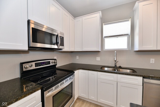 Building Photo - 1338 Barth Ave