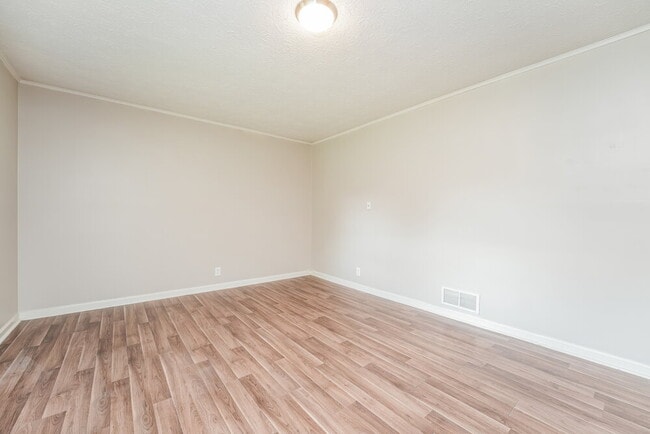 Building Photo - 3730 Sunny Hill Dr