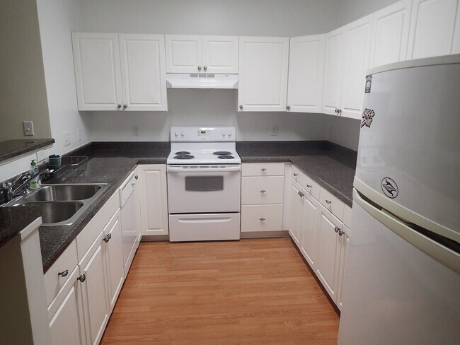 Foto del edificio - 5609 Moss Vine Pl