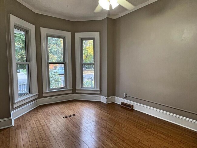 Building Photo - 1071 Lipan St