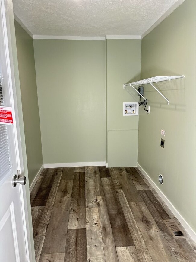 Building Photo - Single Family 3 Bedroom House for Rent @ H...