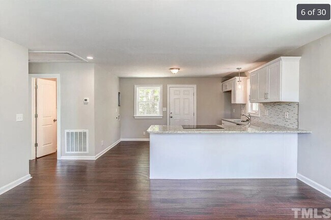 Building Photo - Adorable 2 Bed, 1 Bath home near Downtown ...