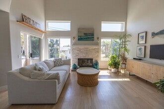 Building Photo - 551 Hygeia Ave