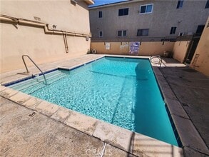 Building Photo - 7925 Vineland Ave