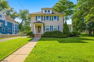 Building Photo - 306 Walnut Ave