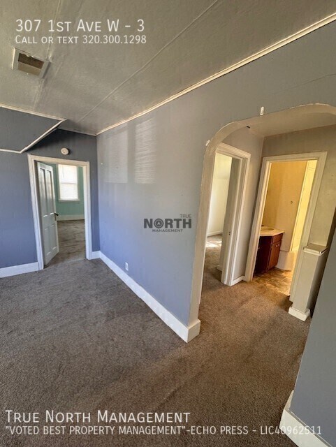 Foto del edificio - 307 1st Ave W
