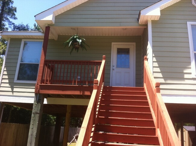 Building Photo - 6220 W Desoto St