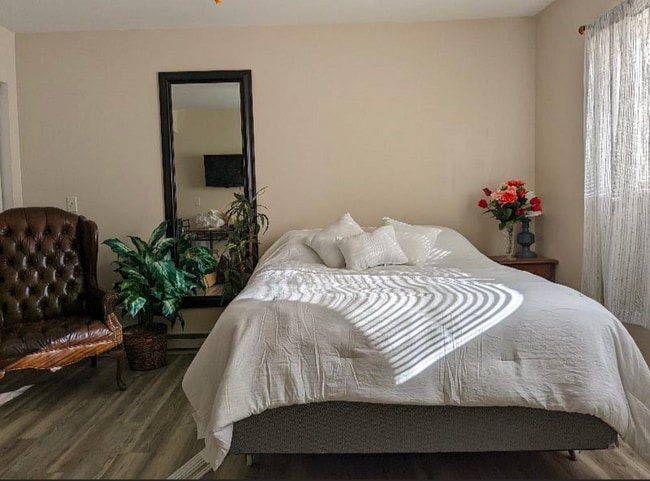 Building Photo - 23 Rexford St