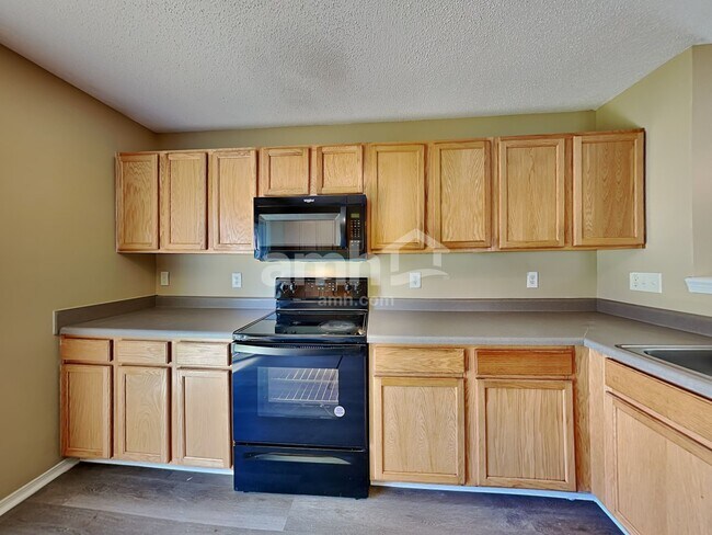 Building Photo - 3004 Van Dorn Rd