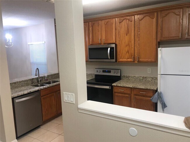 Building Photo - 550 Chelsea Dr