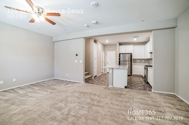 Building Photo - Precious 3 bed 2.5 bath Home in Las Vegas!