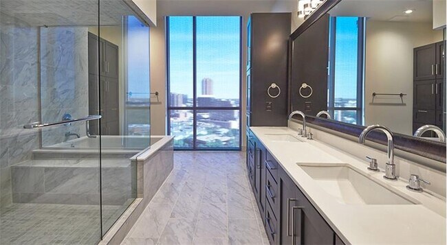 Foto del edificio - 2727 Cedar Springs Rd