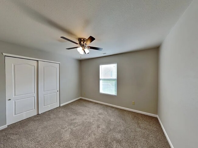 Foto del edificio - 952 Littleton Dr