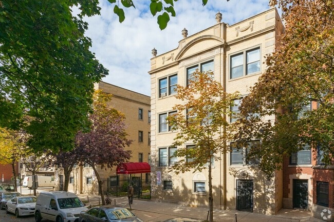 Elegantemente jardinizado - 520-28 W. Surf St.