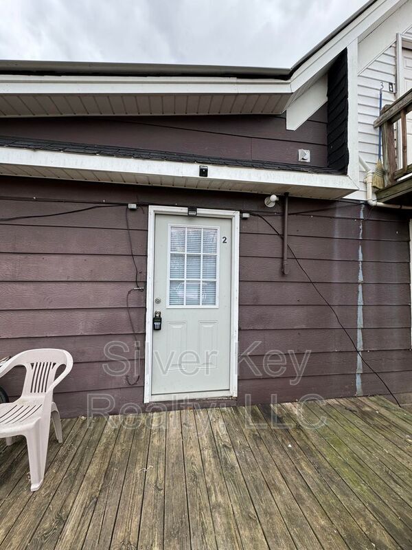 706 Washington Ave, Etowah, TN 37331 Condo for Rent in Etowah, TN