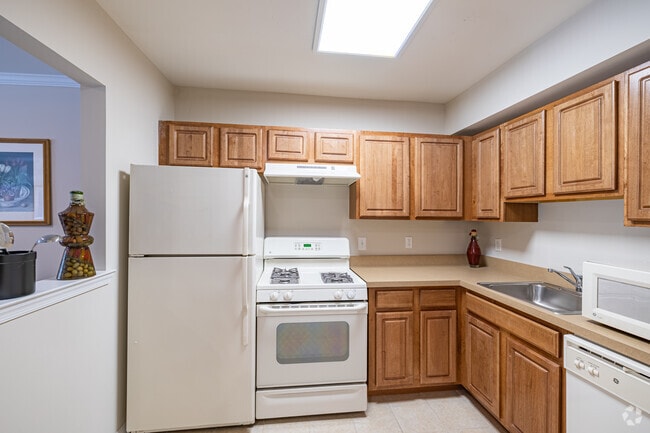 1BR, 1BA - 595SF - Kitchen - Park Terrace Senior Living