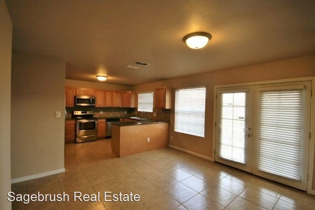 Building Photo - 3 br, 2 bath House - 1929 Franklin Dr.