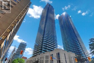 Building Photo - 1080 Bay St.