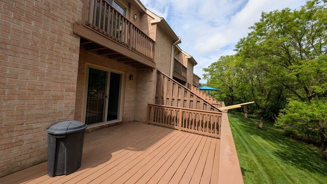 Building Photo - 16 Rampart Dr