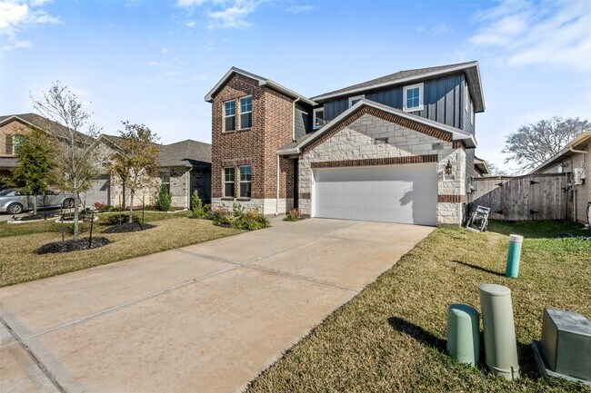 Building Photo - 38746 Yellowstone Dr