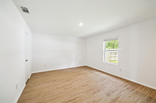 Building Photo - 18710 Clearwater Brk Dr