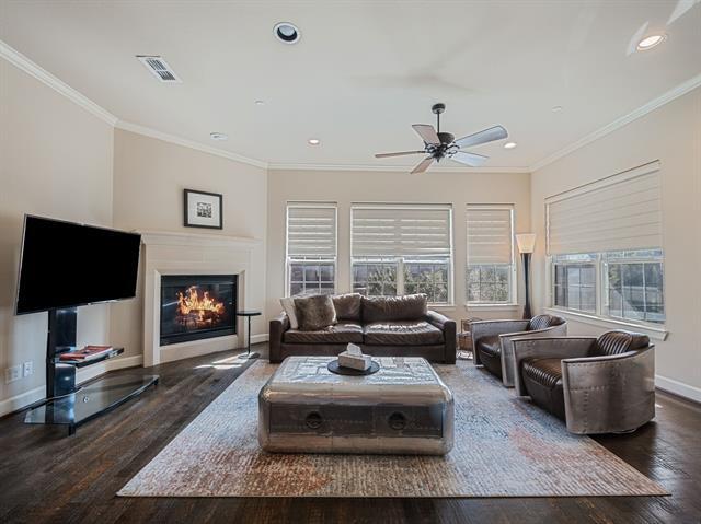 Foto del edificio - 5001 Meridian Ln