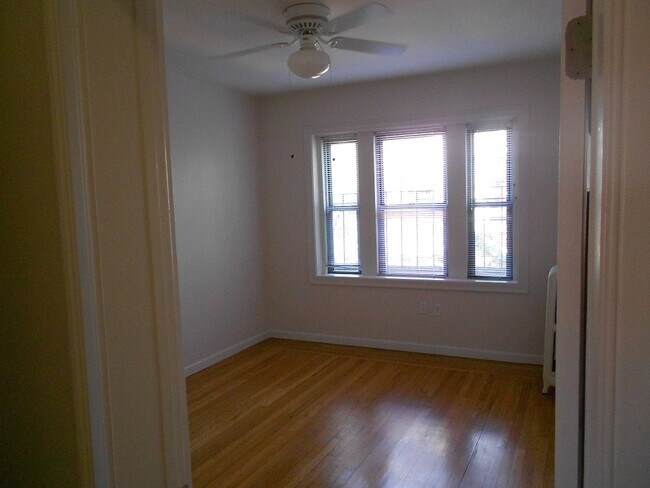 Foto del edificio - 28 Edgerly Rd